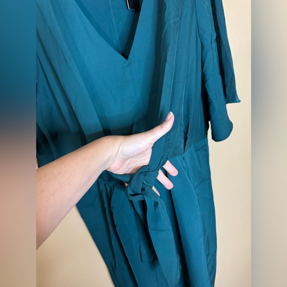 NWT..City Chic Knee Length Dress Size L/20 - Picture 4 of 6